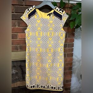🛍️Madison Leigh unique dress new condition.